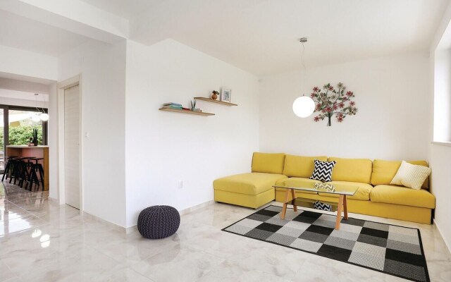 Amazing Home in Zaboric With 7 Bedrooms, Wifi and Outdoor Swimming Pool
