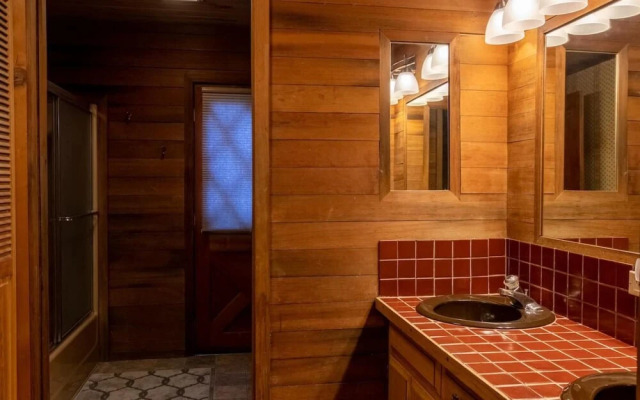 Sotoyone Ave Criterion 11 - Tennenbaum