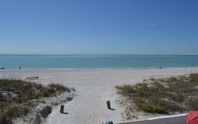 Schooner Hotel