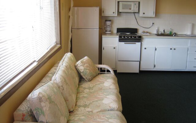 The Holiday Court Villas and Suites