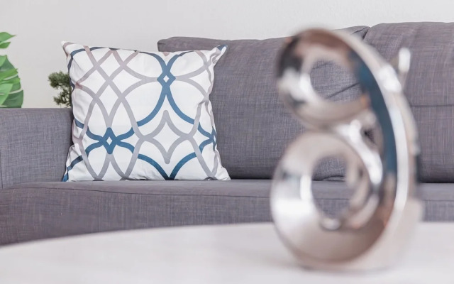 VA - Avalon - Apt 302