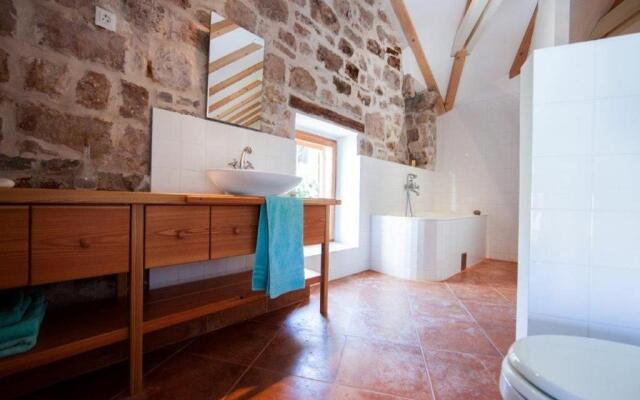 Authentic Stone House Kut