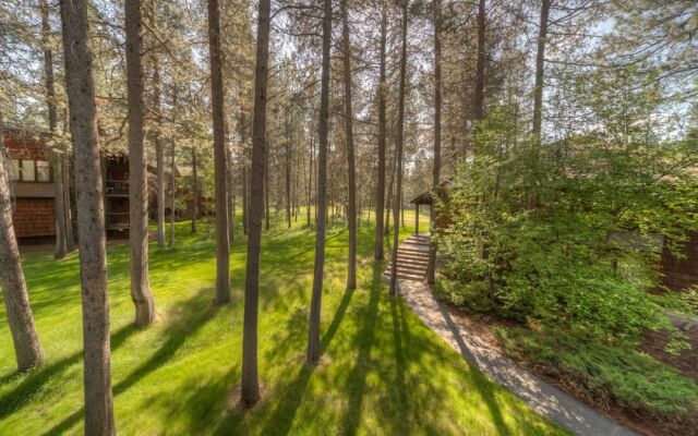 Wildflower Condos by Village Properties at Sunriver