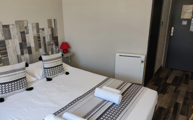 Hôtel Restaurant LES VOYAGEURS