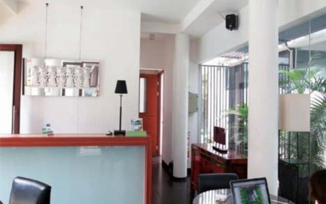 Chic Quarter Residence