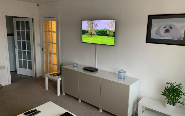 NEW Superb One Bedroom Getaway in Dysart Kirkcaldy