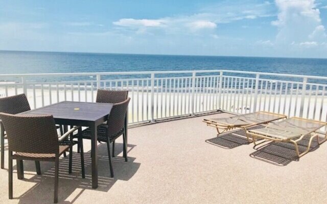 Jamaica Royale - 801 - 2 Br Condo