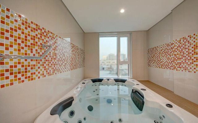 Al Khoory Atrium Hotel