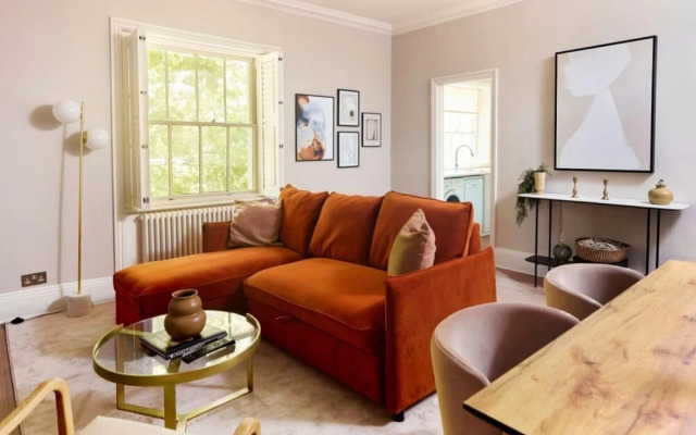 The St Johns Wood Sanctuary - Glamorous 2bdr Flat