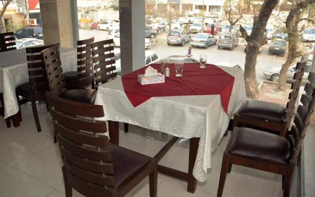 Hotel Redison Blue Area