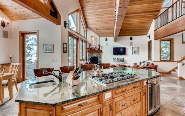 2319 Chamonix Ln Home