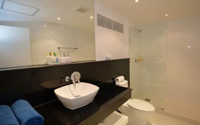 Sunset Plaza Apartment