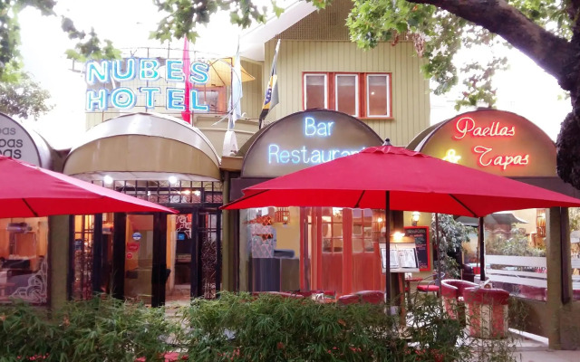 Nubes Hotel