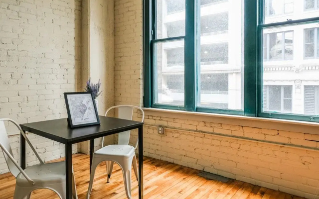 FRONTDESK 917 Locust St Apts Downtown St Louis