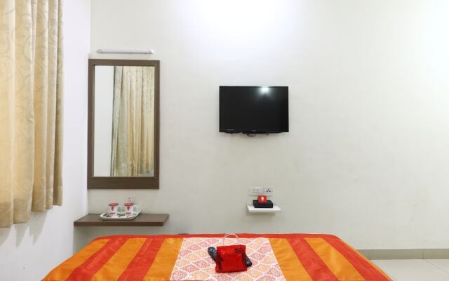 OYO 3547 Raj Guru Residency