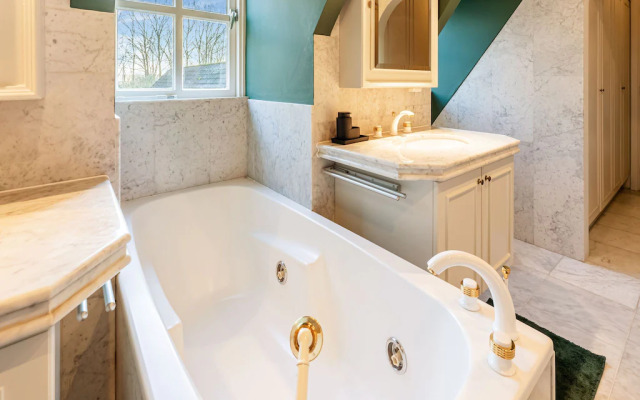 Beautiful Villa in Drunen With Private Heated Pool