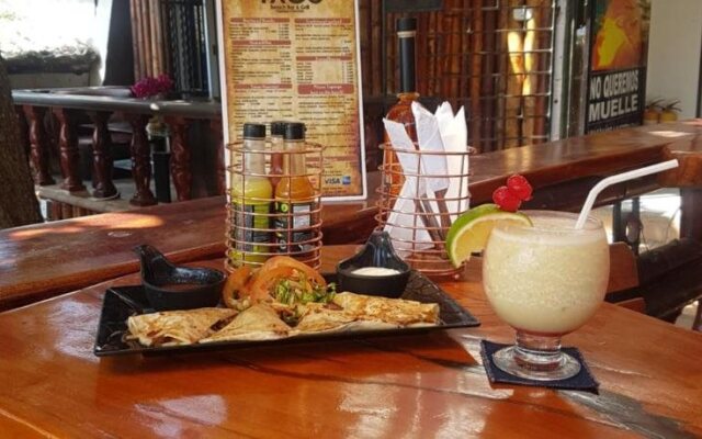 Taganga Beach Hotel - Hostel