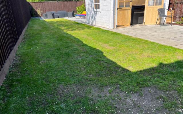 Fantastic villa bournemouth - spa, parking, garden