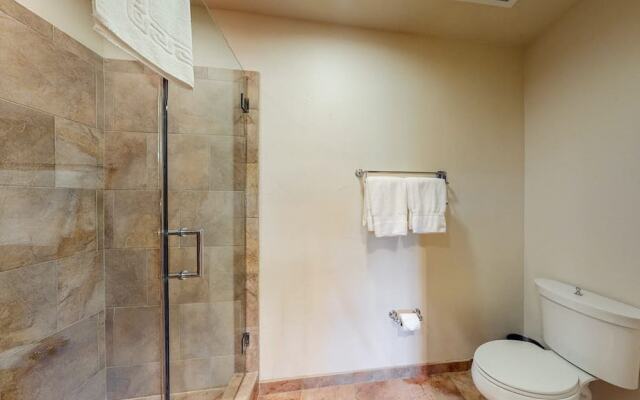 Luxury 2 Bedroom Ski in, Ski out Condo in Breckenridge with Shared Pool, Hot Tub, Arcade, and Bar