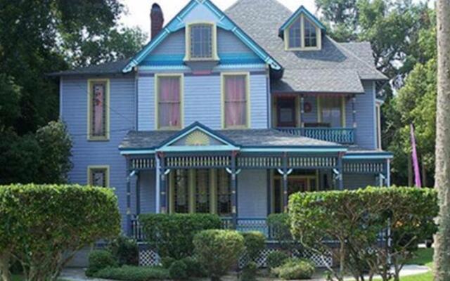 Seven Sisters Inn (A Historical Bed and Breakfast)