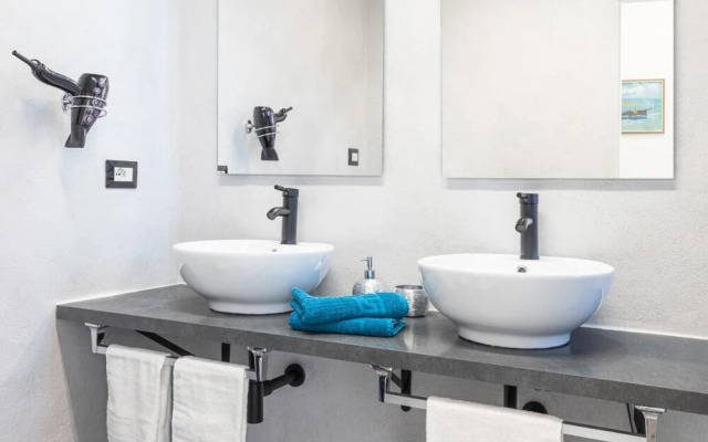 Villa Esmeralda - Free Wifi - With Swimming Pool
