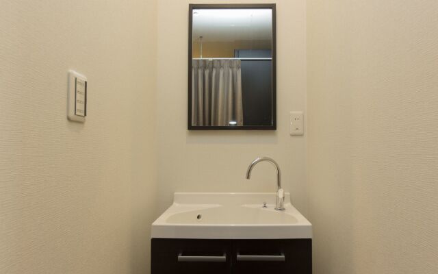 Ryoma Higashiazuma - Hostel