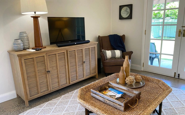 YSG The Edward Townhouse 151 - Walk To Town – Guest Rooms – Orange