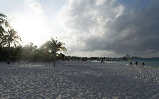Oceanfront Condo at Voted Best Cancun Sandy Beach