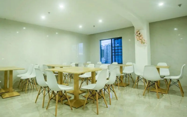 GreenTree Inn Express Hainan Haikou Haixiu Zhong Road