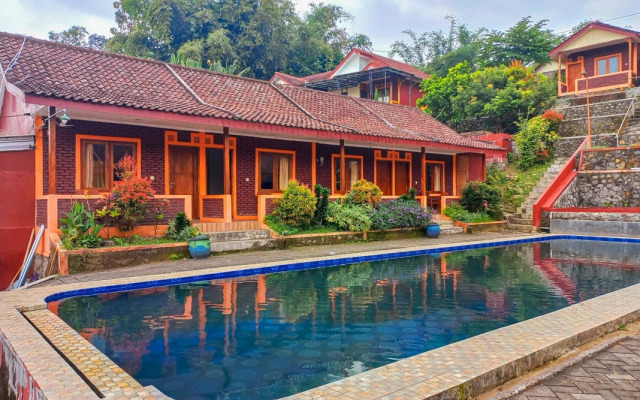 Villa Kampoeng City Pacet RedPartner