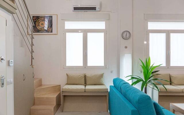 2bdr Duplex for 9px in Hortaleza Near Metro