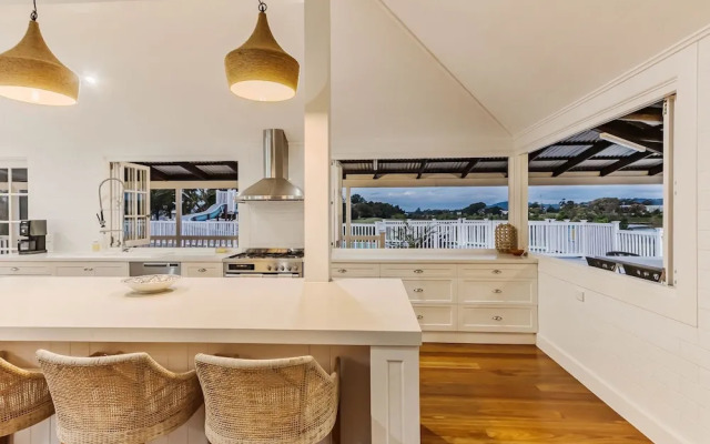 Hamptons White House