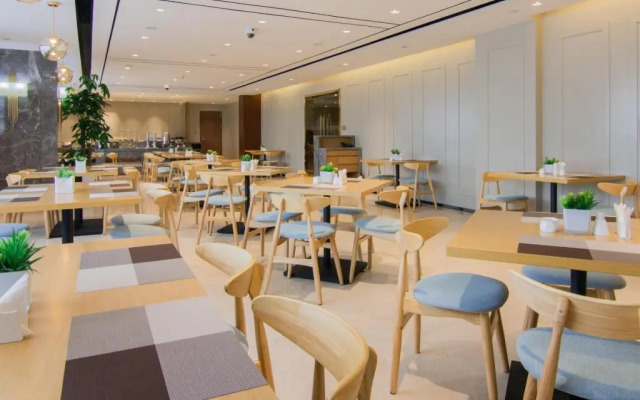 Yitel Premium (Shanghai Wujiaochang Metro Station)