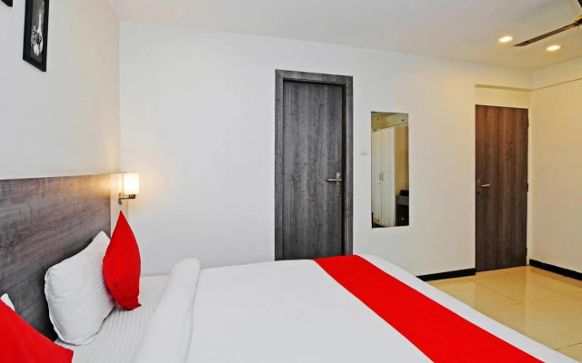 OYO 27751 Ashwarya Service Apartment
