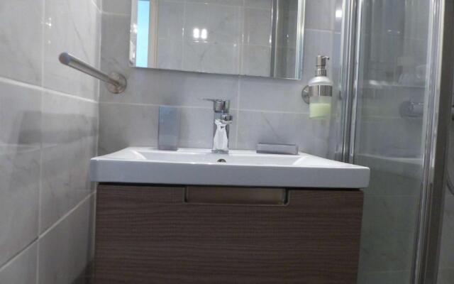 Appartement Le Lavandou, 2 pièces, 4 personnes - FR-1-308-79