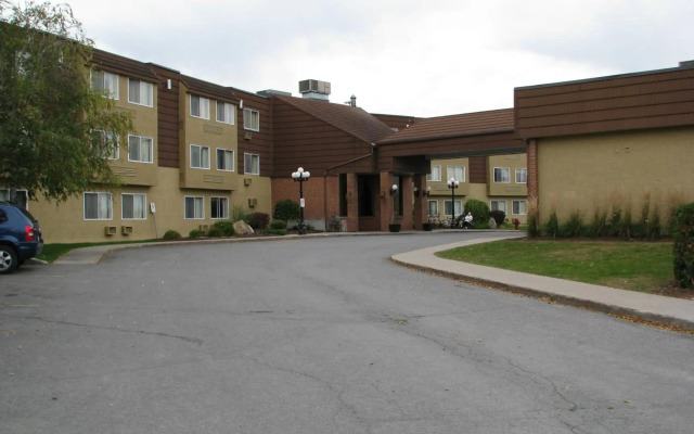 Travelodge by Wyndham Ottawa East