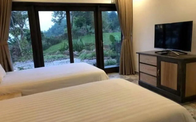 Ba Khan Village Resort