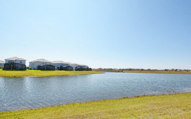 Storey Lake 4 Bedroom Townhome w Splashpool - 1624ST