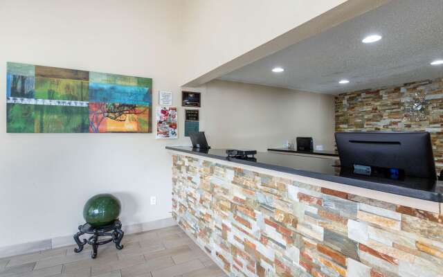 Rodeway Inn Auburn Hills - Detroit