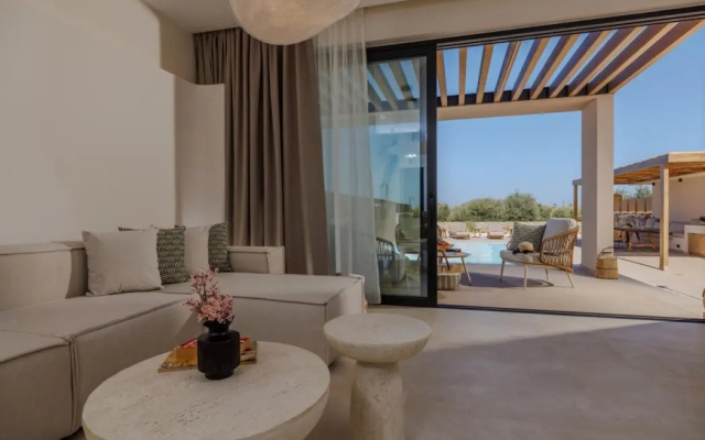 Sokratis LocoLux Villas & Suites