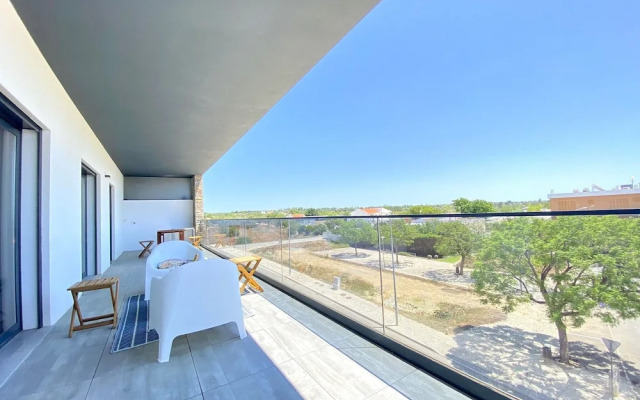 Tavira Grand Balcony With Pool by Homing