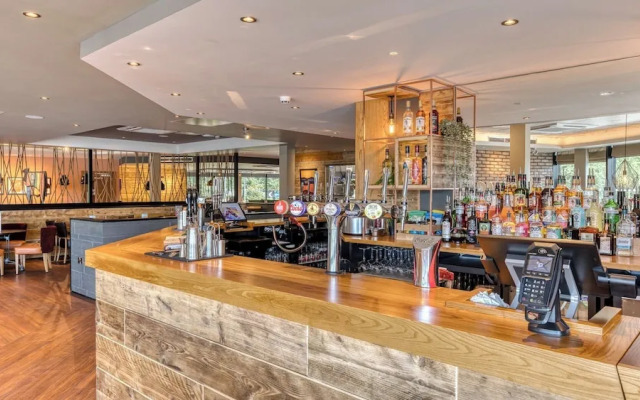 Premier Inn Bristol Parkway - M32