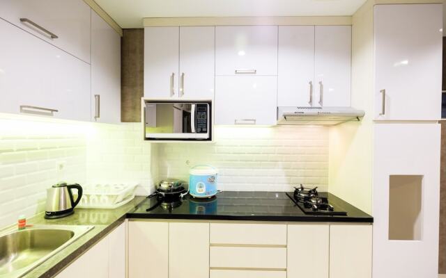 2BR Broad Lexington Residence near Pondok Indah