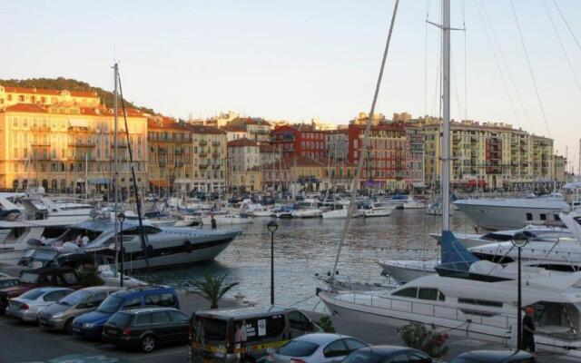 Appartement 3 pièces tout confort au centre de Nice