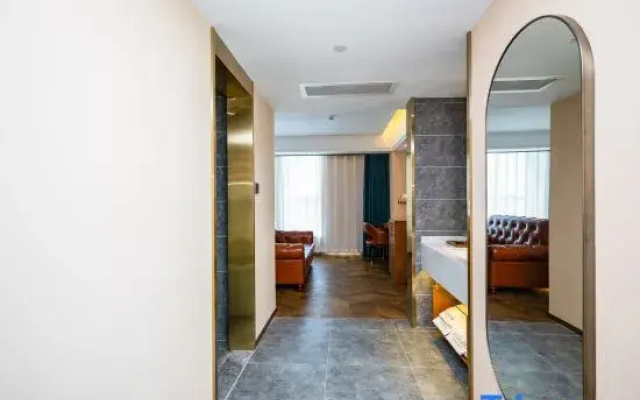 Zhe Fei Hotel (Yuankai Building Branch, Wangjialiang Metro Station, Urumqi)