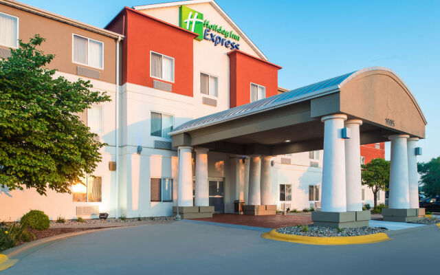 Holiday Inn Express Hotel & Suites Burlington by IHG