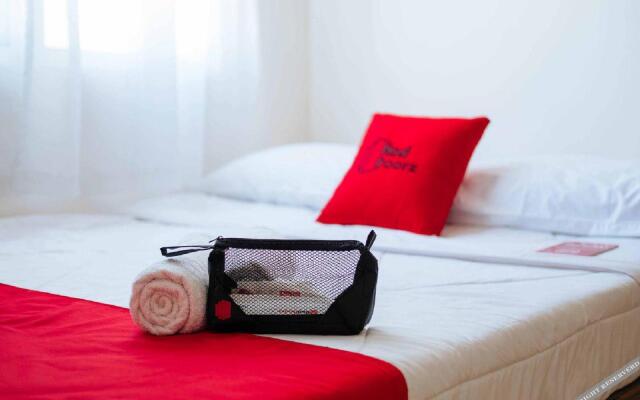 RedDoorz near Grand City Mall 2