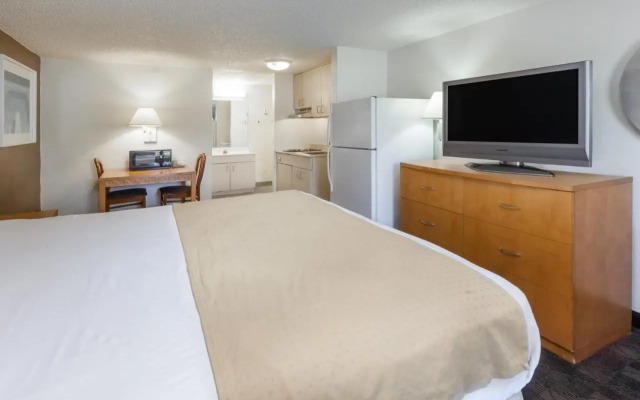 Motel 6 Flint