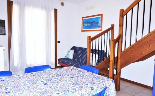 Nice villa in Caorle with shared pool