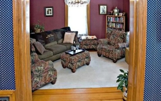 Lindsay House Bed and Breakfast